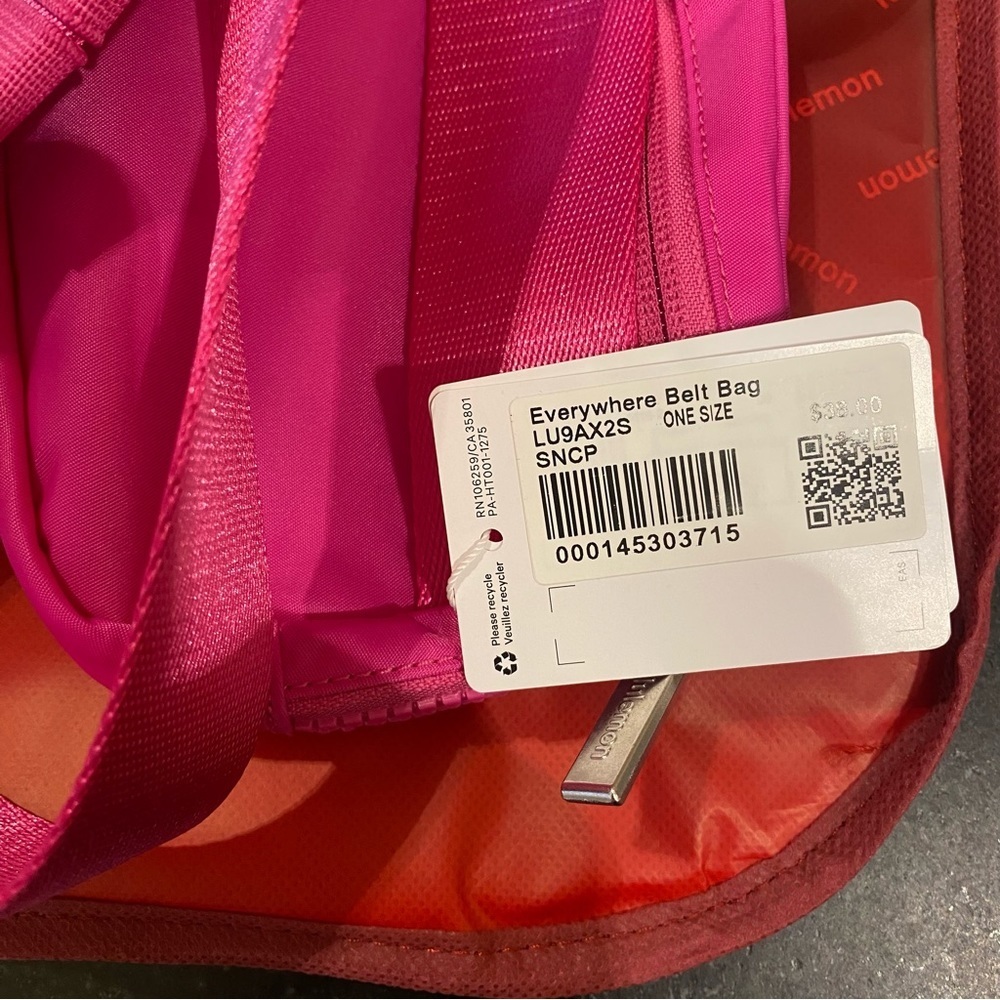 Lululemon Everywhere Belt Bag in sonic pink NWT - Picture 5 of 6